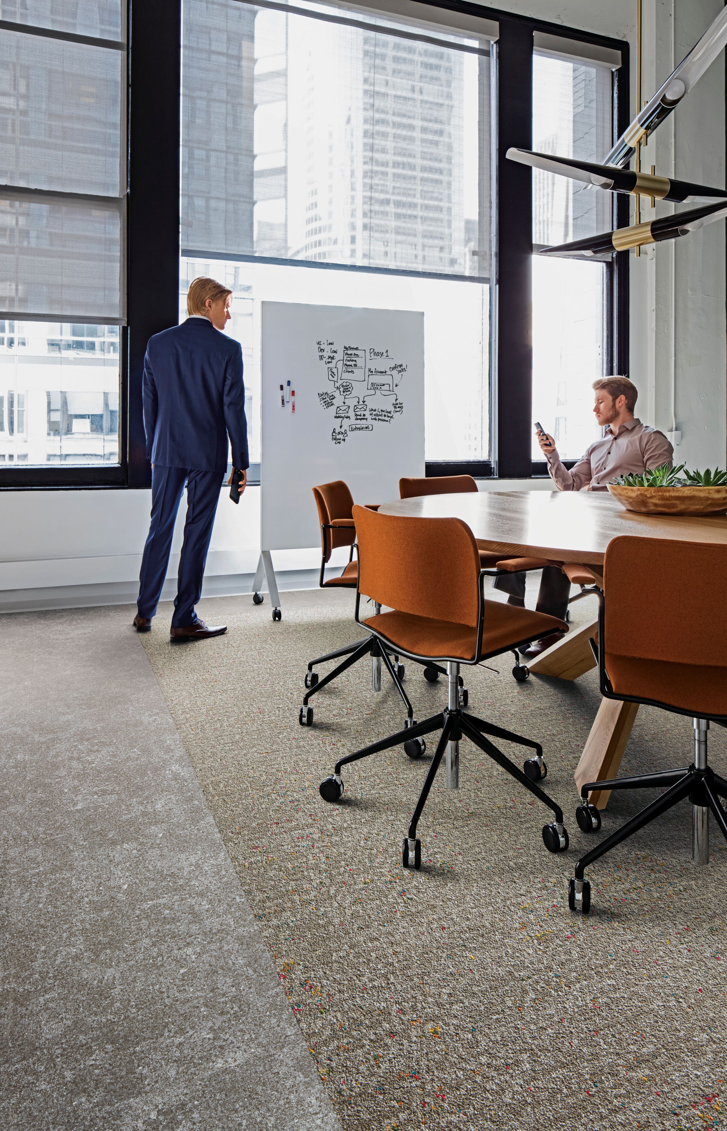 Interface Step Aside and Walk of Life carpet tile in meeting space with white board  número de imagen 2